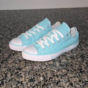 Converse Canvas Sneakers Classic Low-Top Design